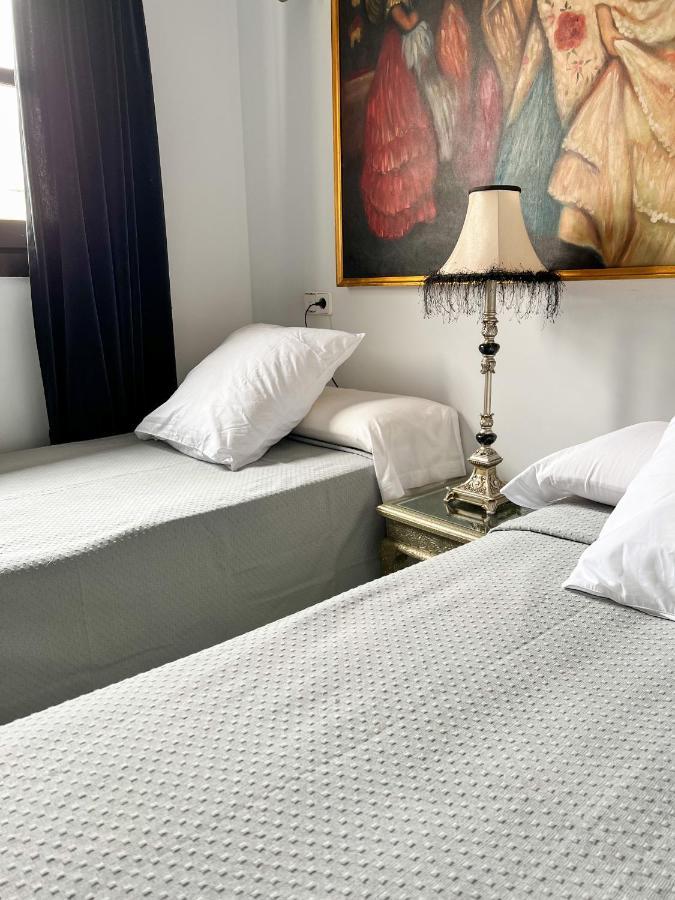 Hostal Servilia Carmona Kültér fotó