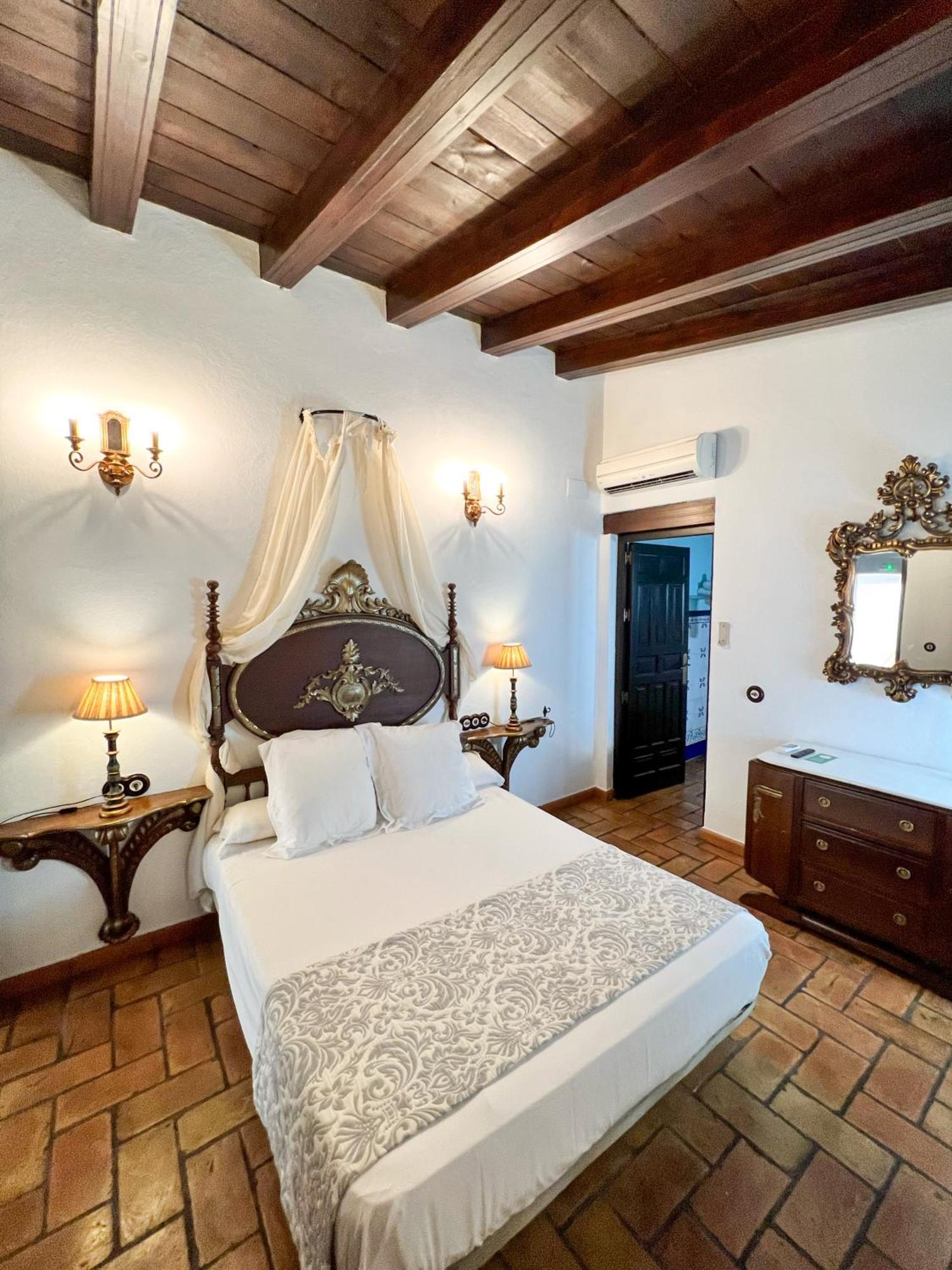 Hostal Servilia Carmona Kültér fotó